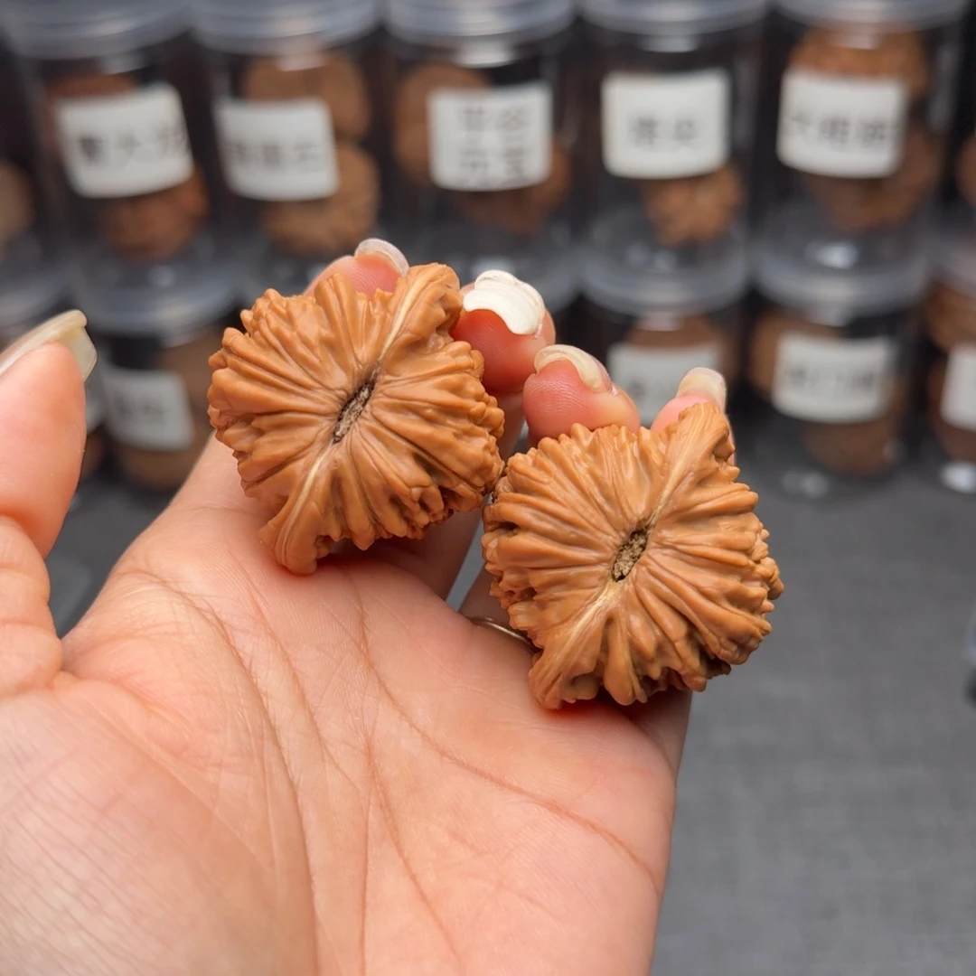 文玩核桃把件平谷楼