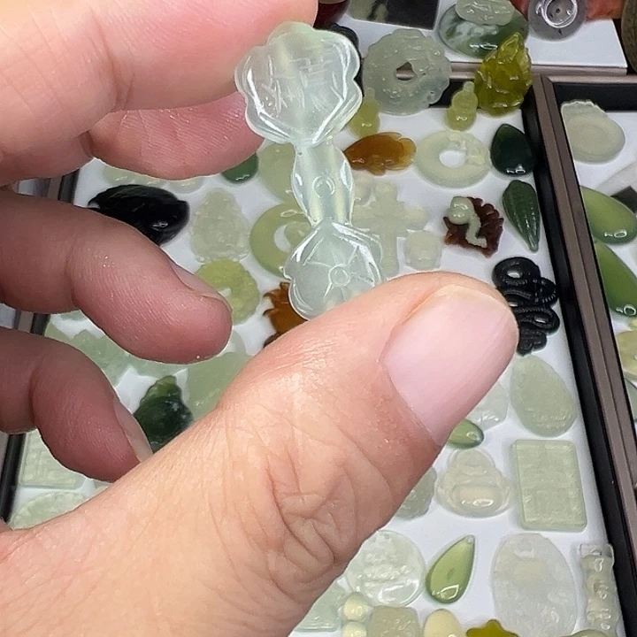 岫玉未镶嵌颈饰精品岫玉如意