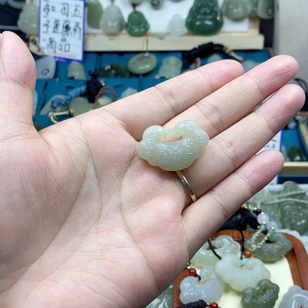 和田玉未镶嵌颈饰平安锁1807