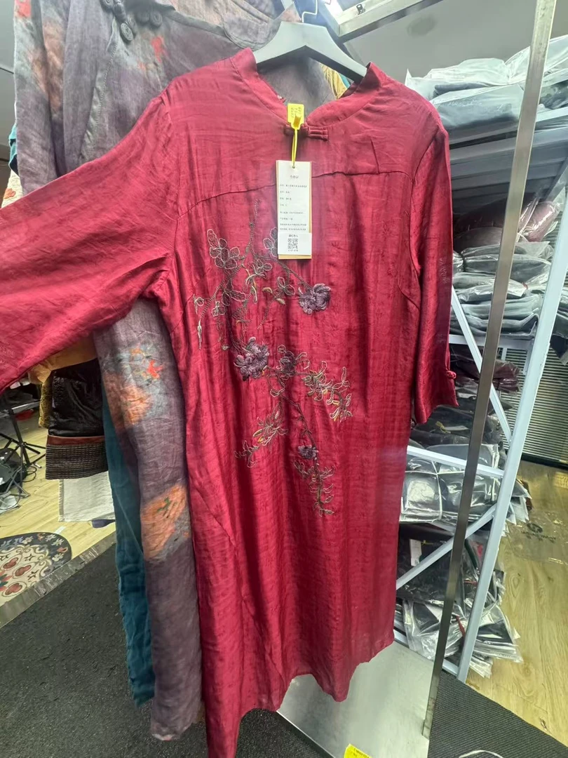 炸 羊在在民族风重工刺绣连衣裙