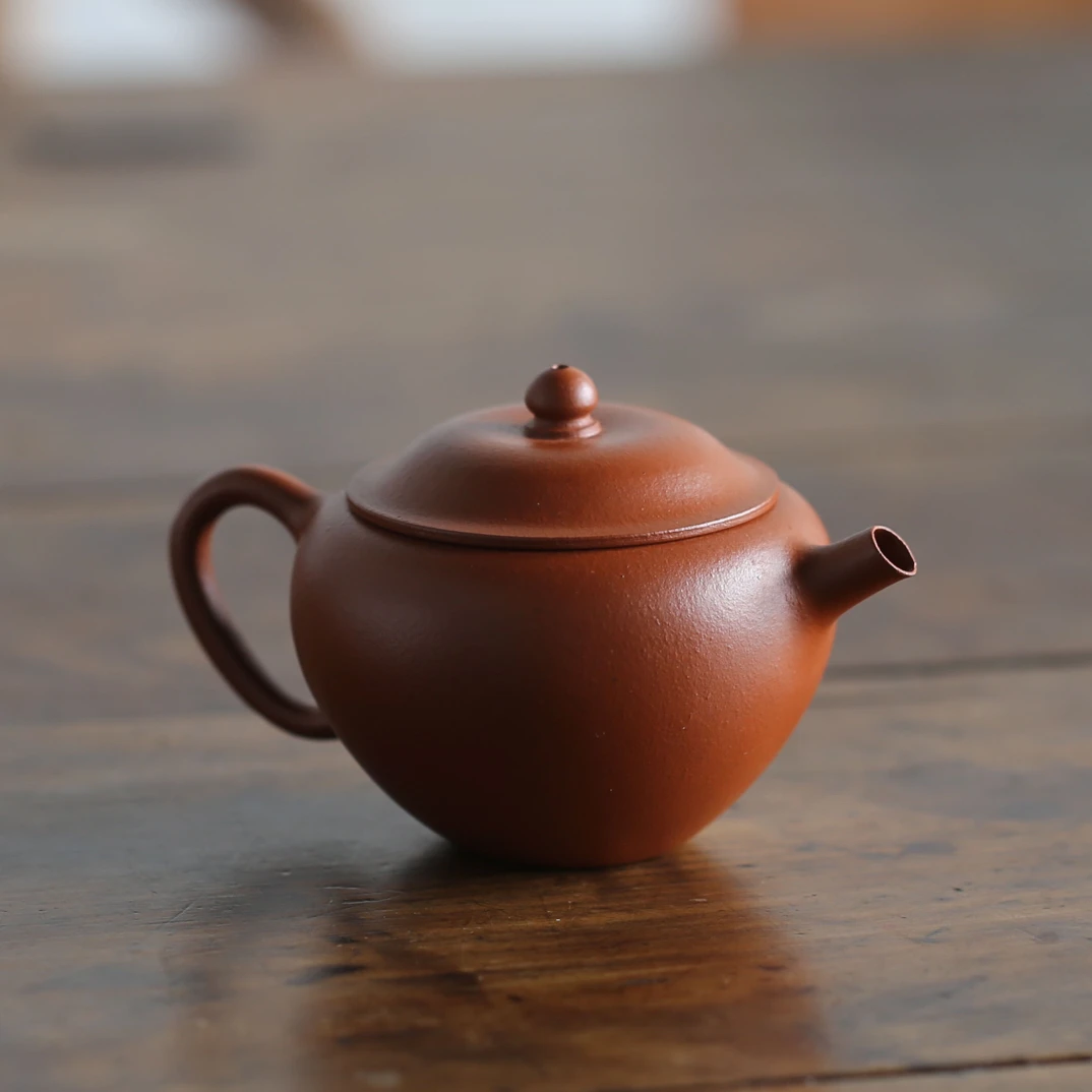 【薄胎 生砂朱泥】摹古双刀刻“香玉堂”款《莲心》宜兴紫砂壶 90cc