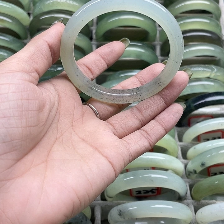 蛇纹石玉未镶嵌手镯211