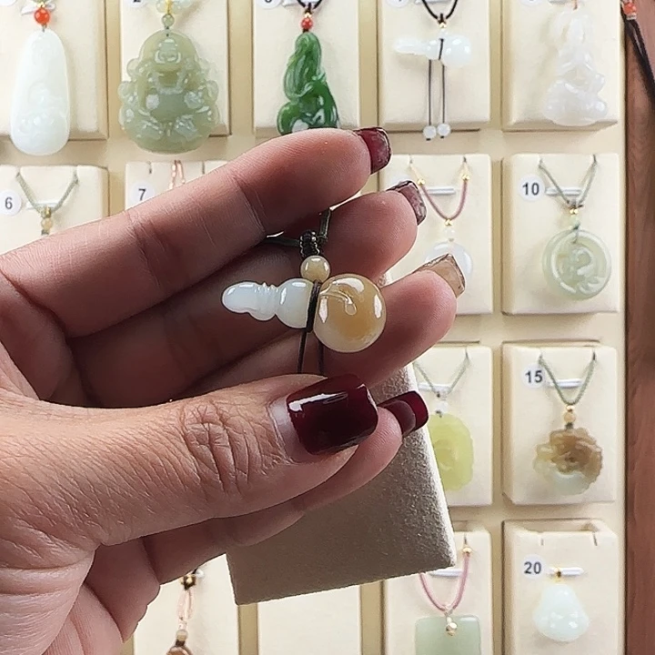 和田玉吊坠(不含链)未镶嵌金***说