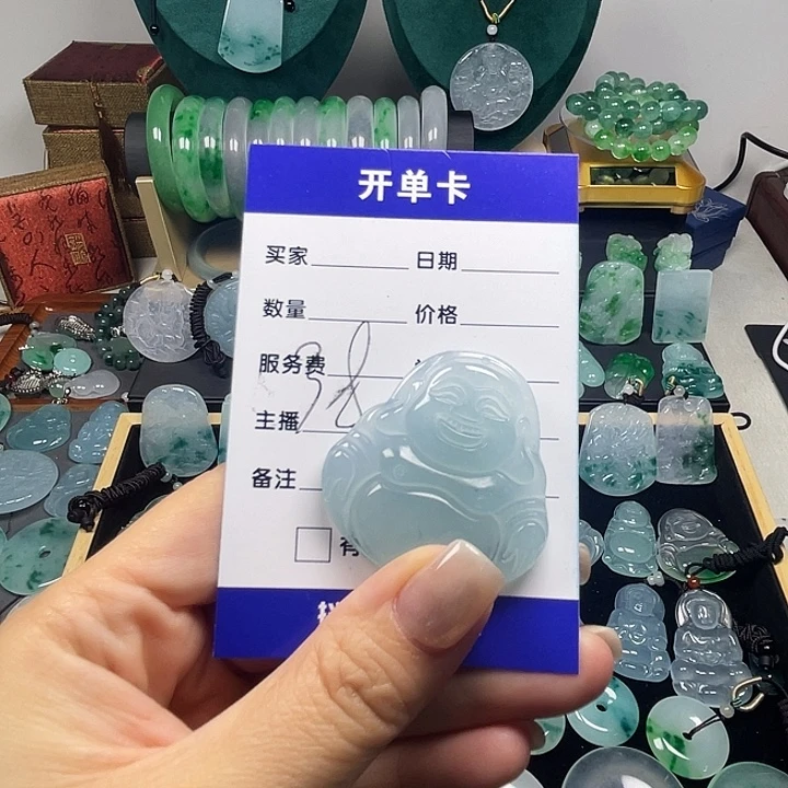 翡翠未镶嵌颈饰佛公