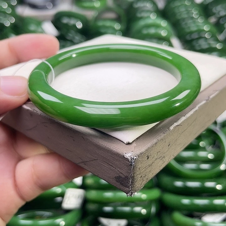 未镶嵌手镯和田玉（碧玉）