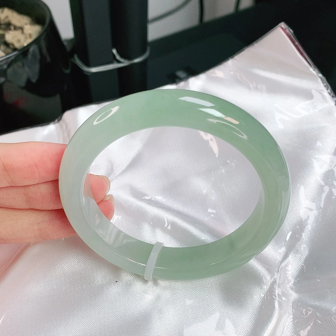 翡翠未镶嵌手镯正圈53.7