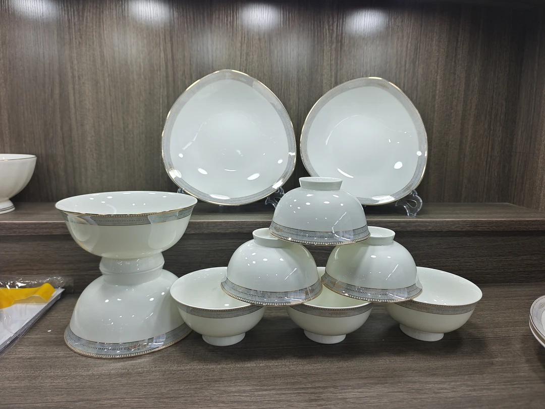 景德镇碗盘4.5寸碗6个六寸面碗2个八寸三角沙拉盘4个