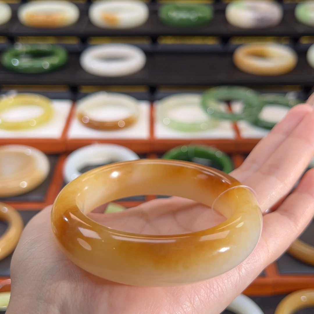 和田玉（糖玉）未镶嵌手镯奶盖金红糖