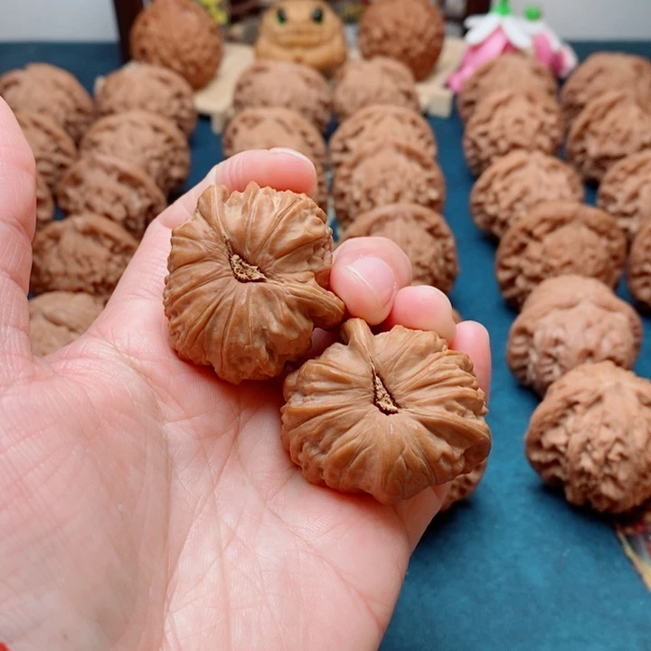 章***烧把件文玩核桃白狮子异形