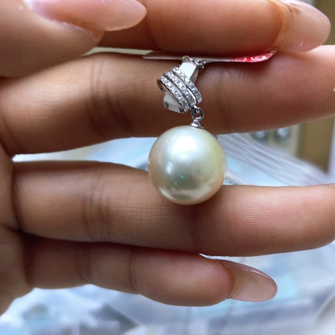 海水珍珠颈饰18K金镶嵌