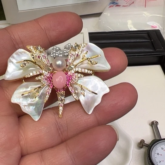 未镶嵌胸饰淡水珍珠阿*子