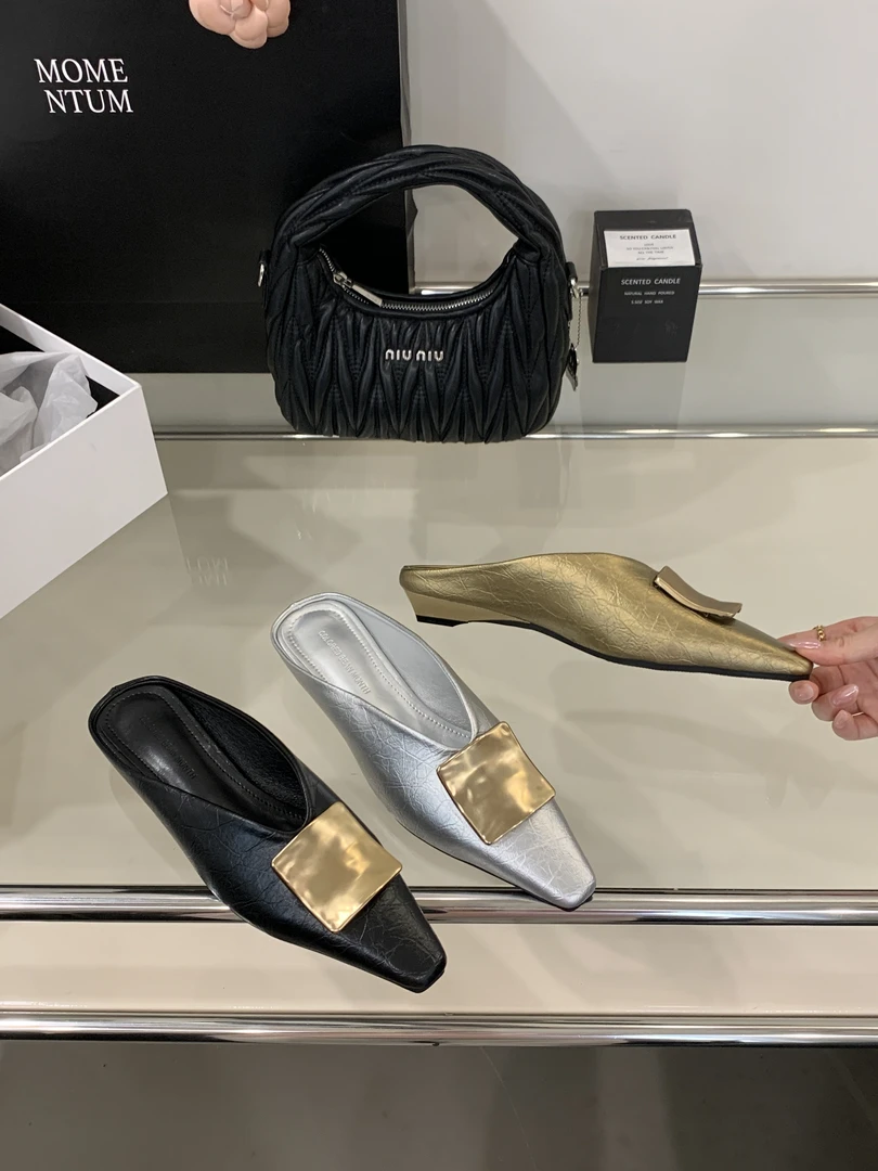 2025夏季时髦尖头金属方扣平底包头半拖鞋春夏复古浅口一脚蹬凉拖