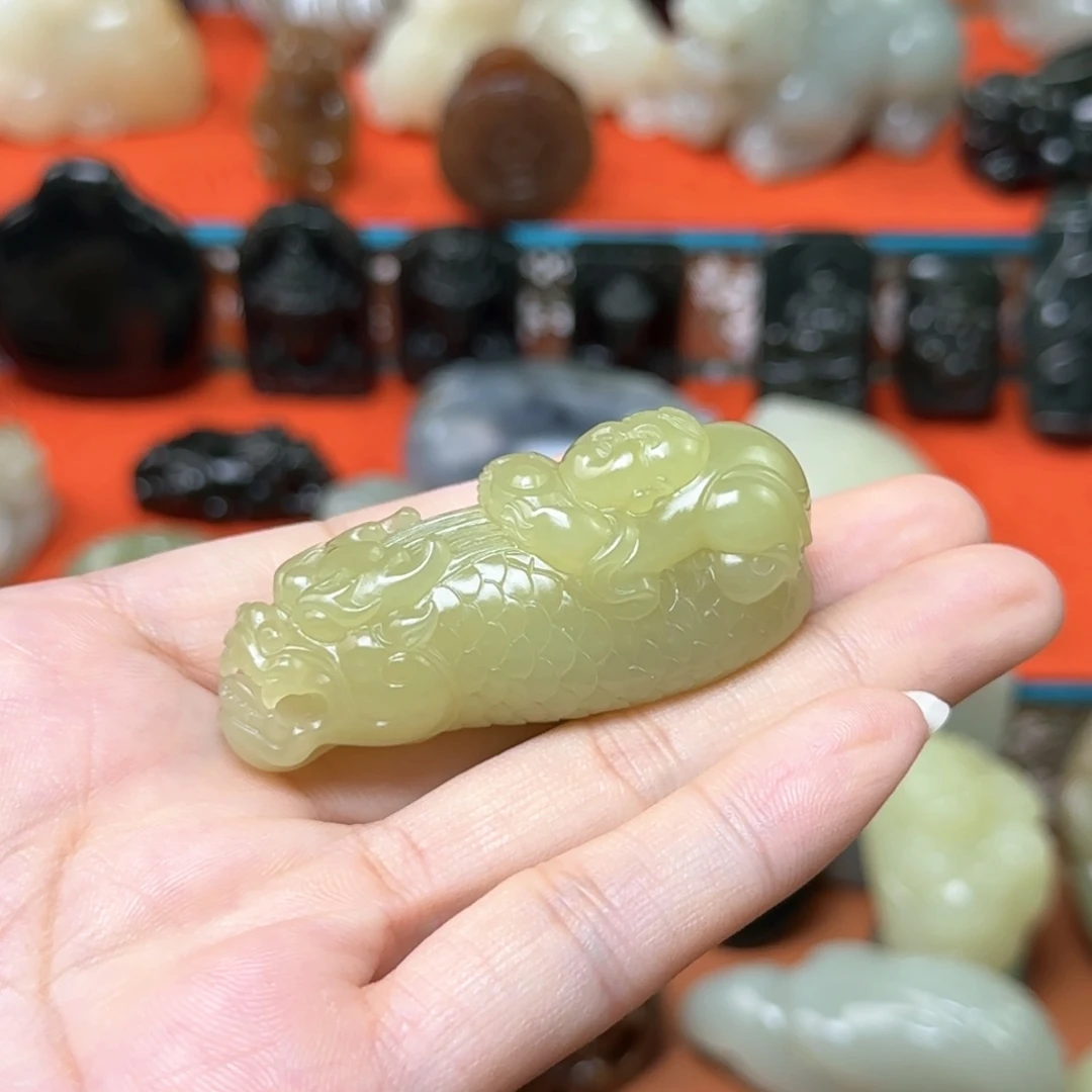 未镶嵌和田玉（糖玉）把件