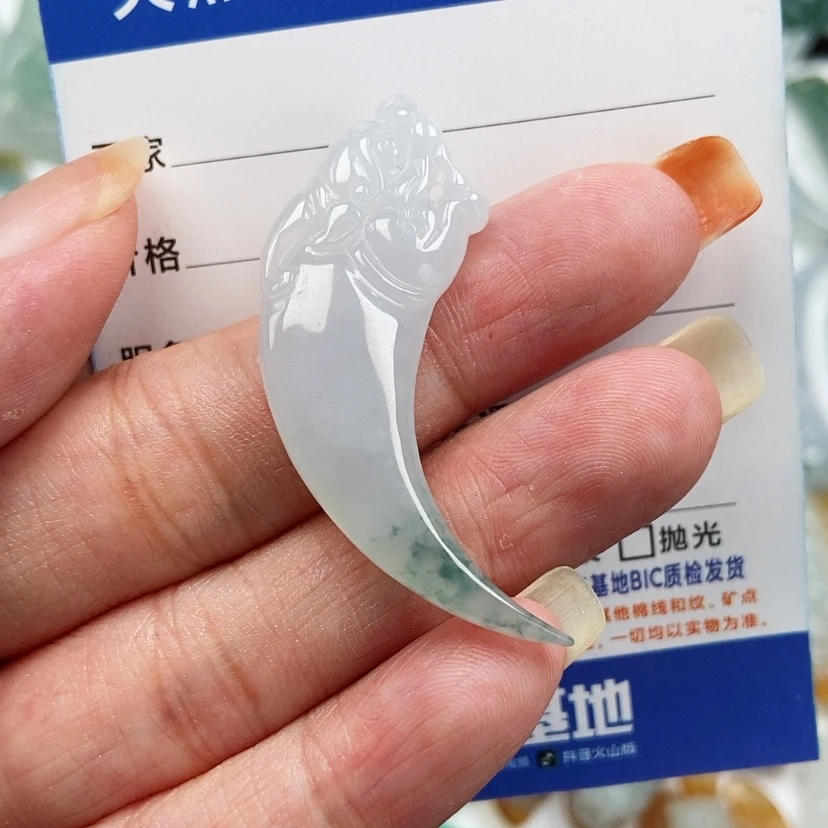【闪购商品】翡翠颈饰未镶嵌龙牙