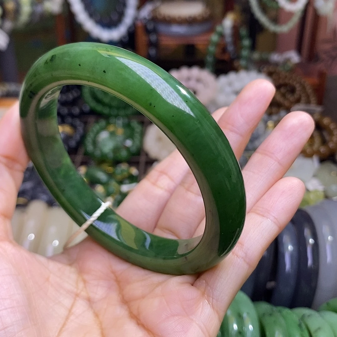 和田玉未镶嵌颈饰59.3 满色满绿碧玉脂膏级手镯