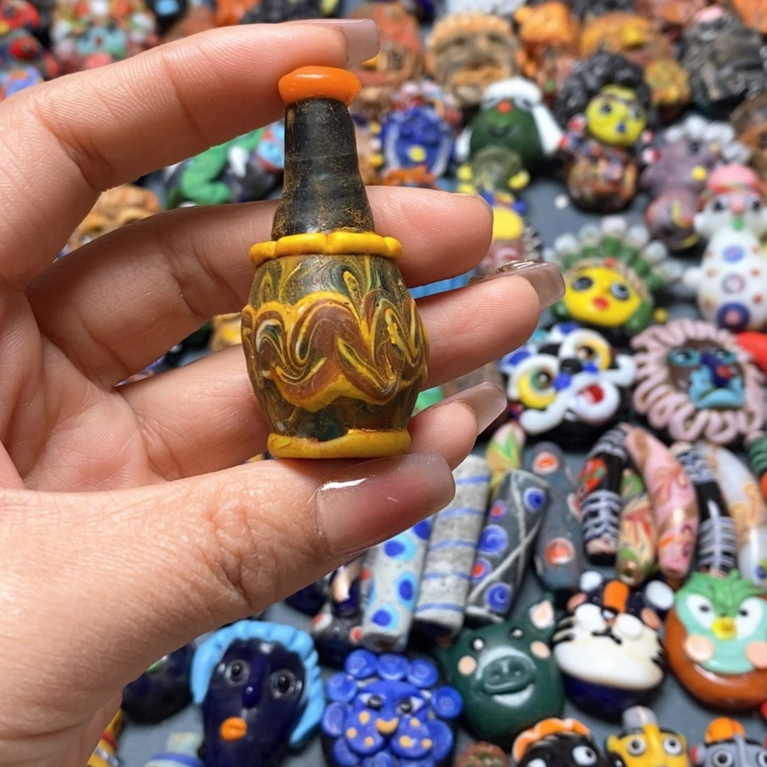 琉璃颈饰印度尼西亚花瓶