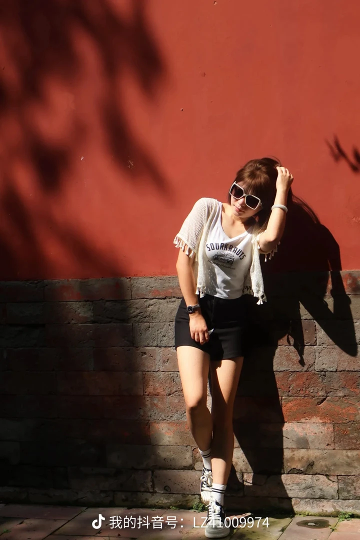 黑色短裤终于有货了。春夏百搭显瘦高腰辣妹热裤