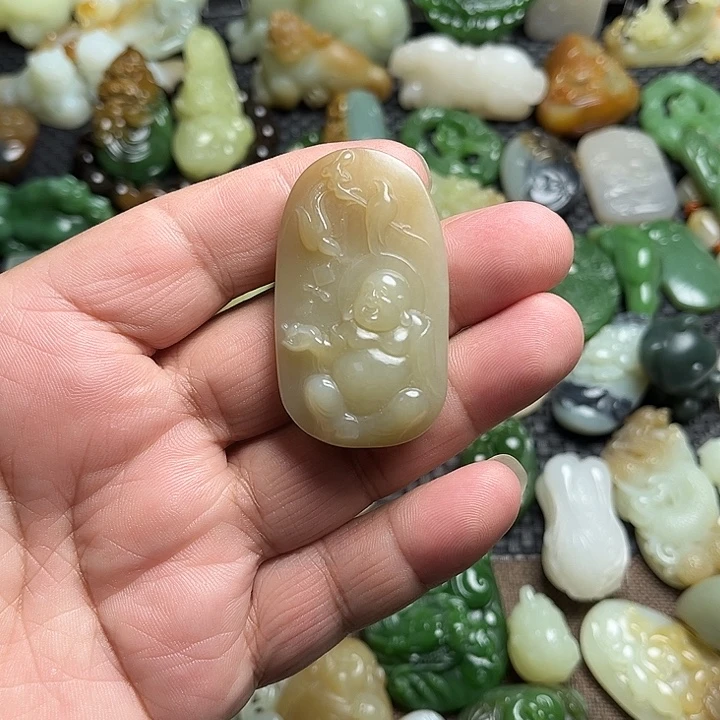 和田玉（糖玉）未镶嵌颈饰