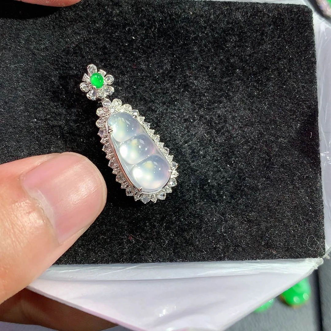 翡翠吊坠(赠链)18K金镶嵌