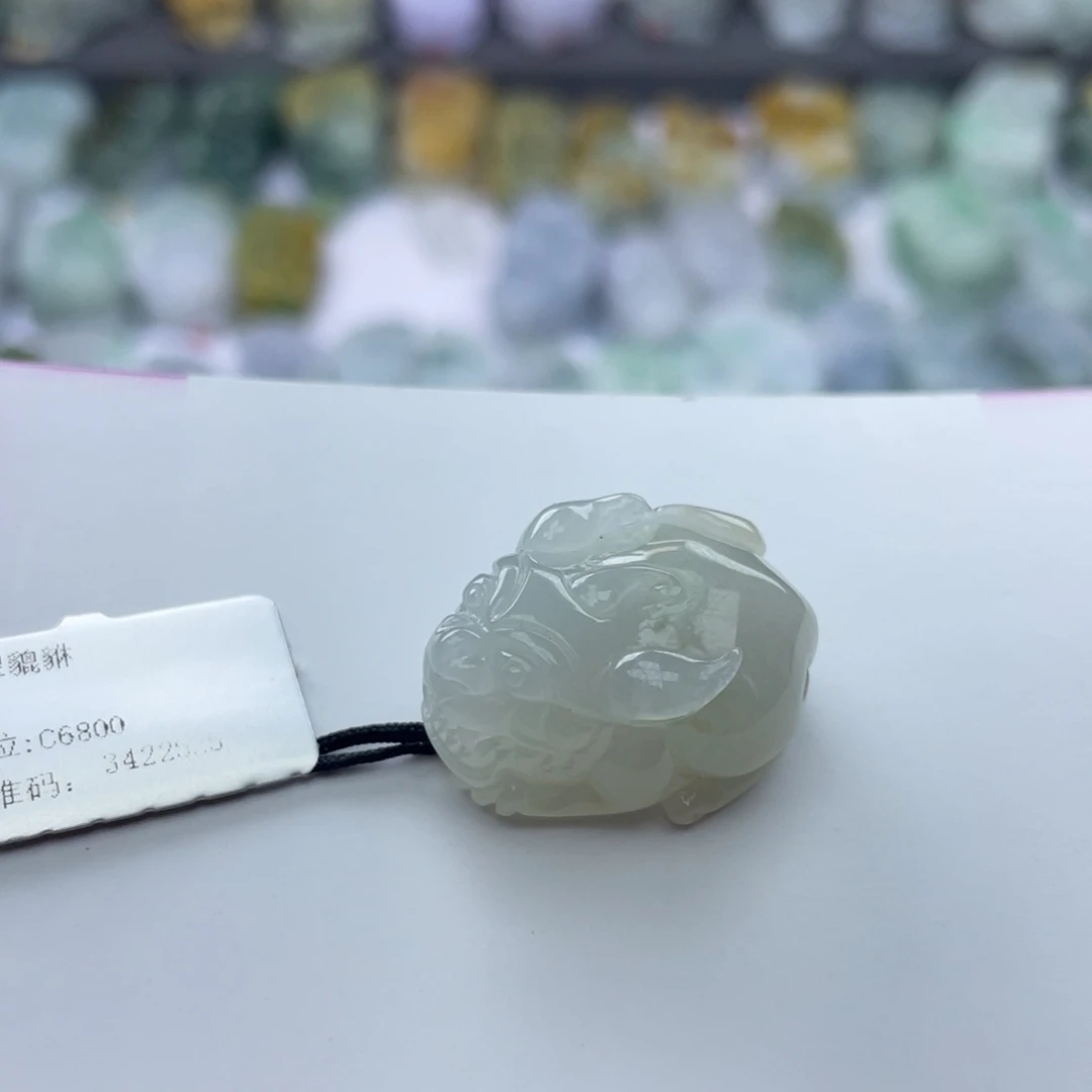 翡翠颈饰未镶嵌貔貅