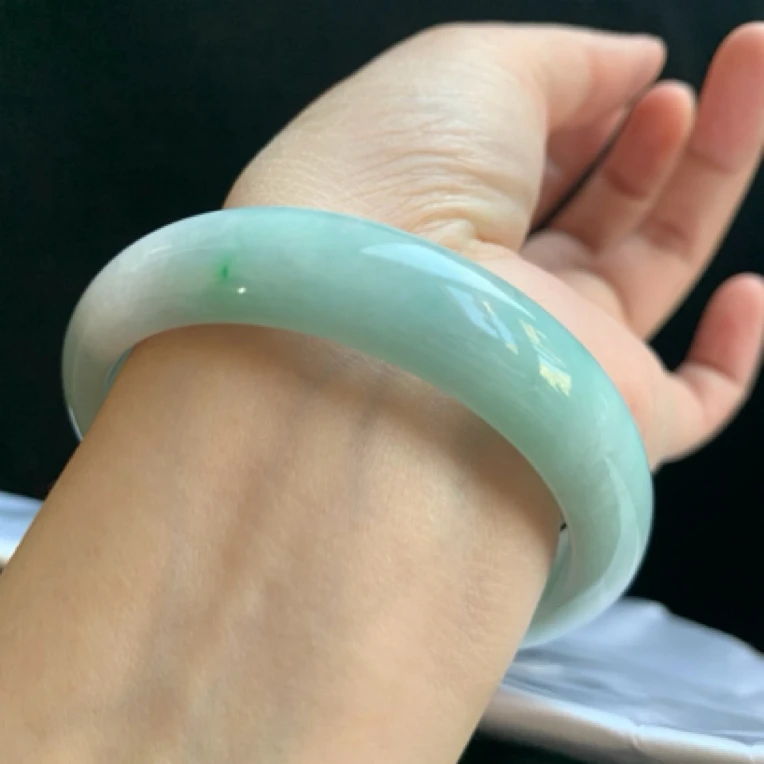58圈缅甸翡翠手镯3523小细纹飘绿淡绿宽边女士平安镯