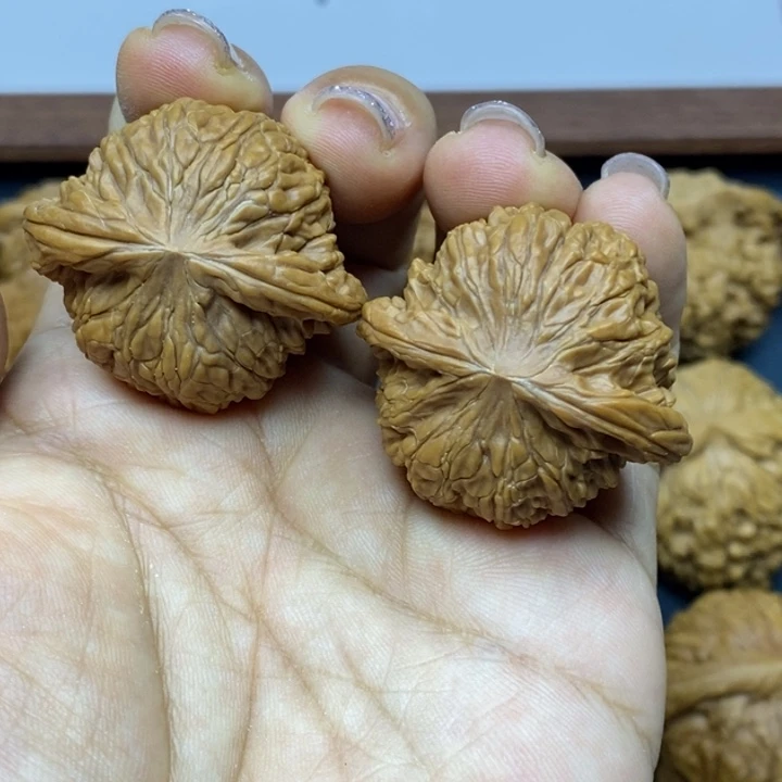 文玩核桃把件闪电6哈，37磨盘全品