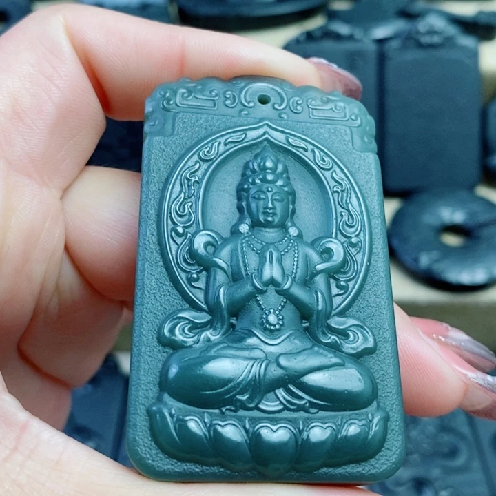 和田玉（青玉）颈饰未镶嵌双面雕刻