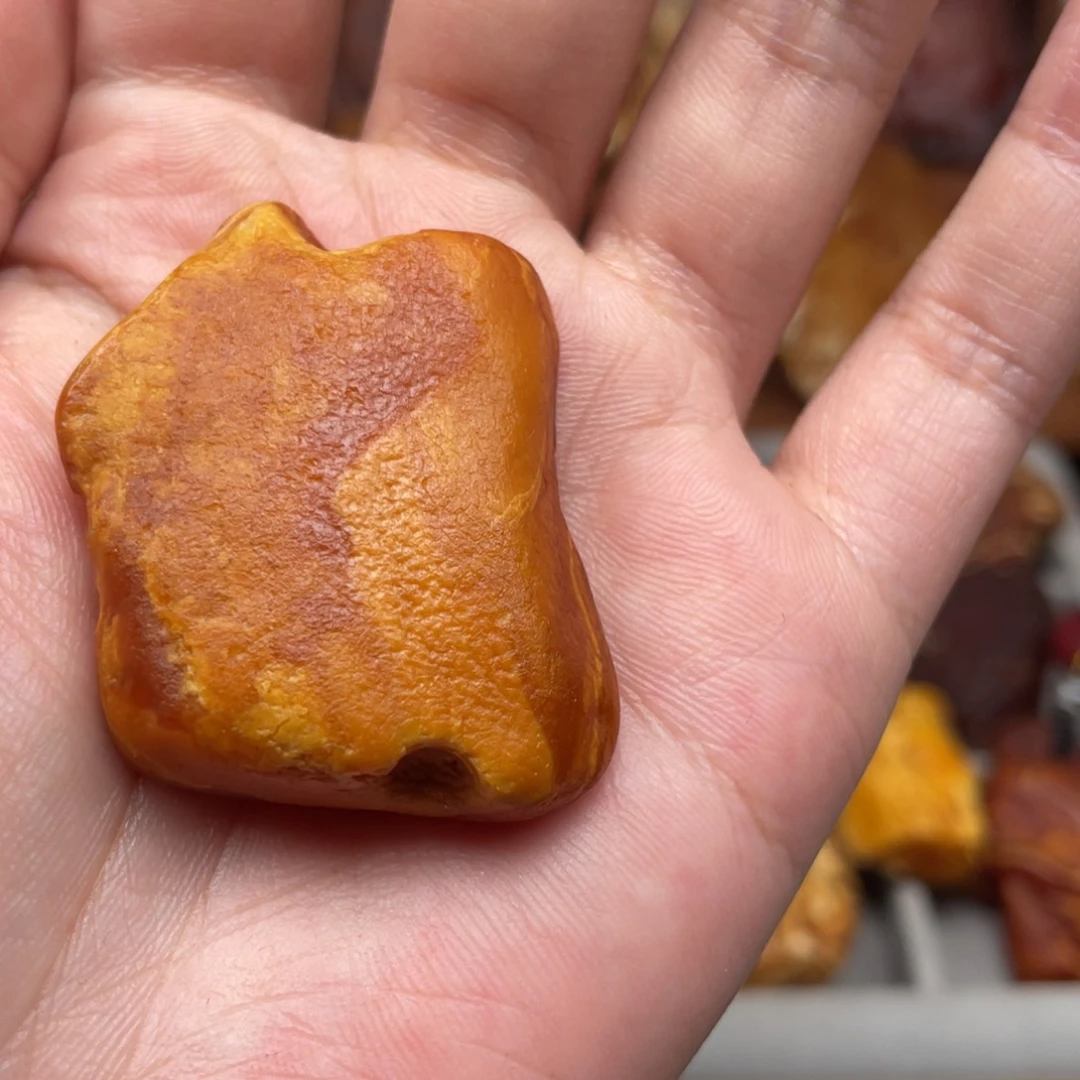 未镶嵌蜜蜡珠宝奇石云*衫