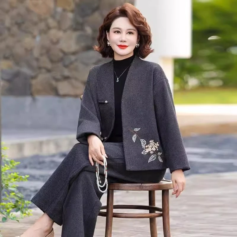 新中式妈妈呢子外套春秋洋气中老年女士春秋套装贵夫人秋装两件套