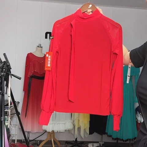 M。