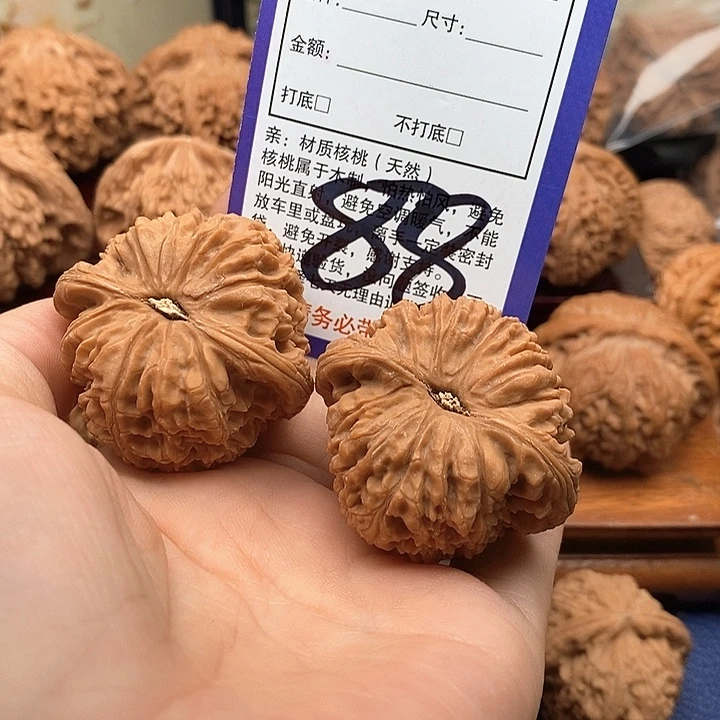 桃核吊坠南疆石狮子头43