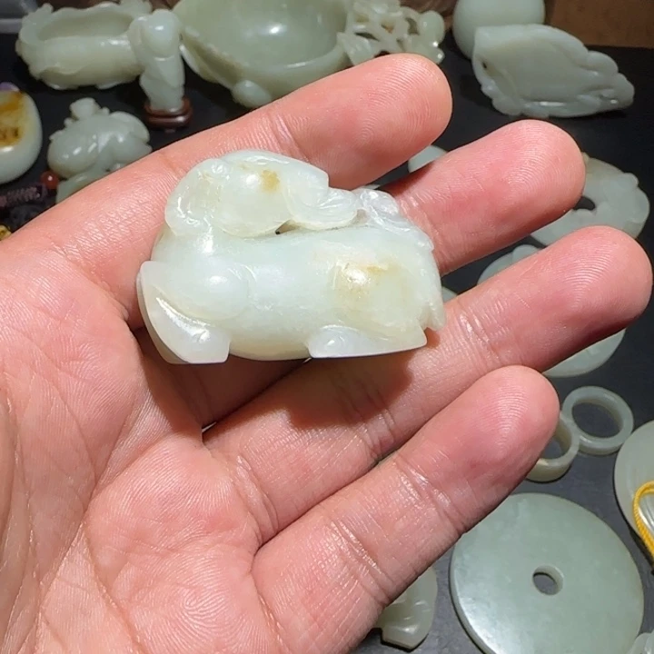 A***和田玉未镶嵌挂件