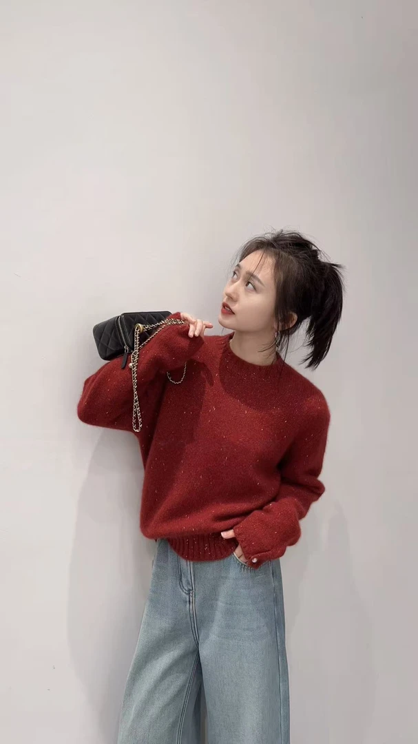 2026新款新款新年红色浣熊绒套头毛衣女圣诞氛围感穿搭针织衫