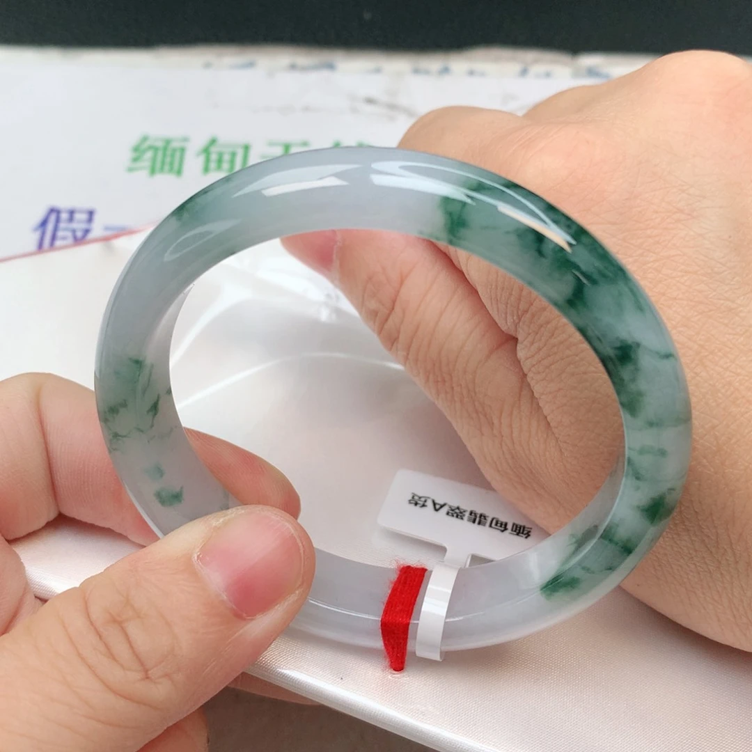 翡翠手镯未镶嵌，，，，，，，