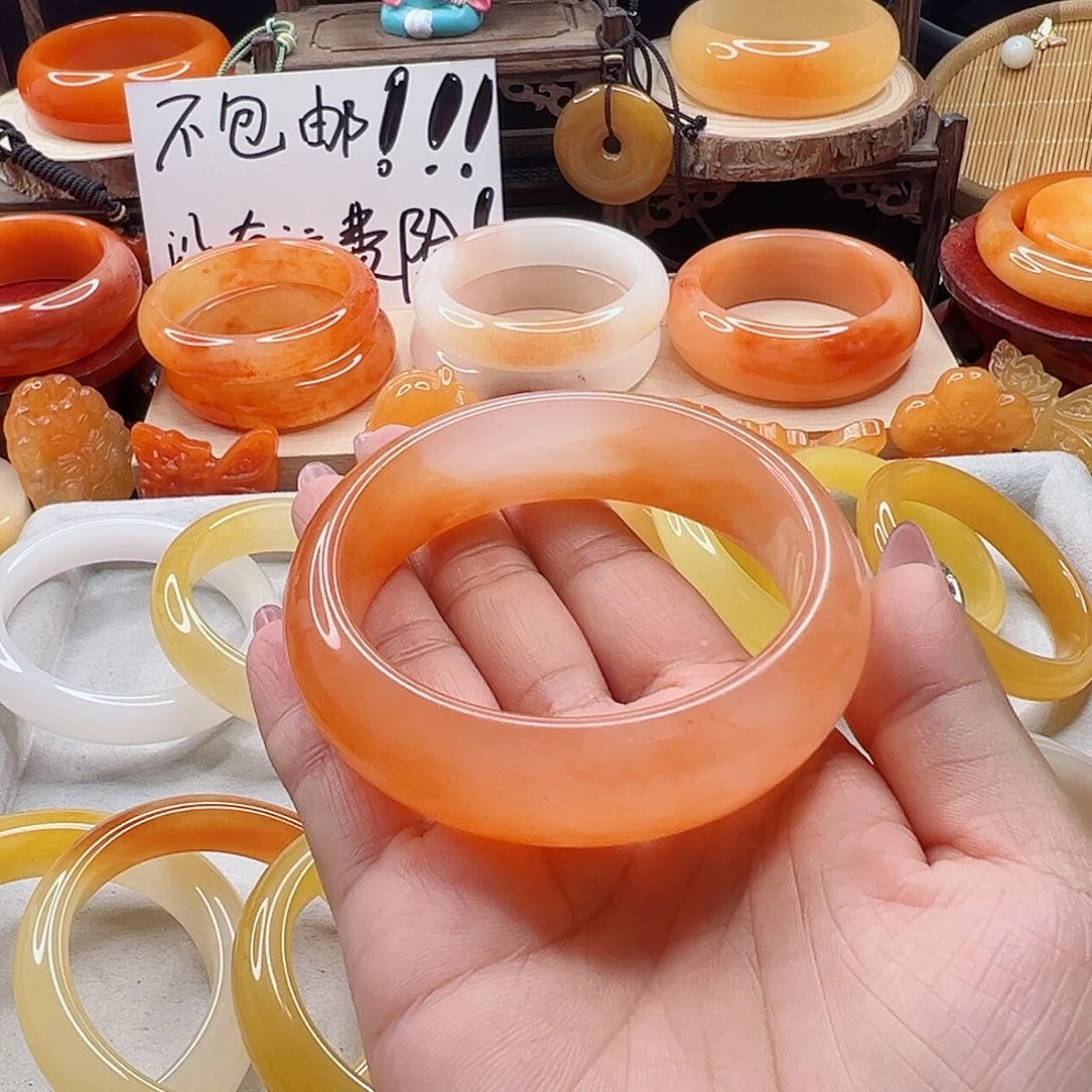阳***子石英质玉（黄龙玉）未镶嵌手镯福利