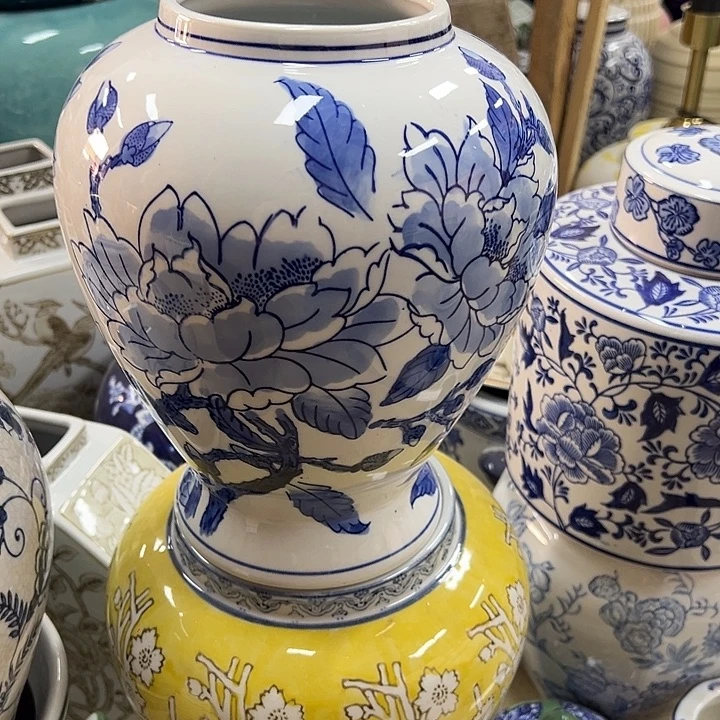 瓷片微瑕陶罐。。。。。。。。。。。