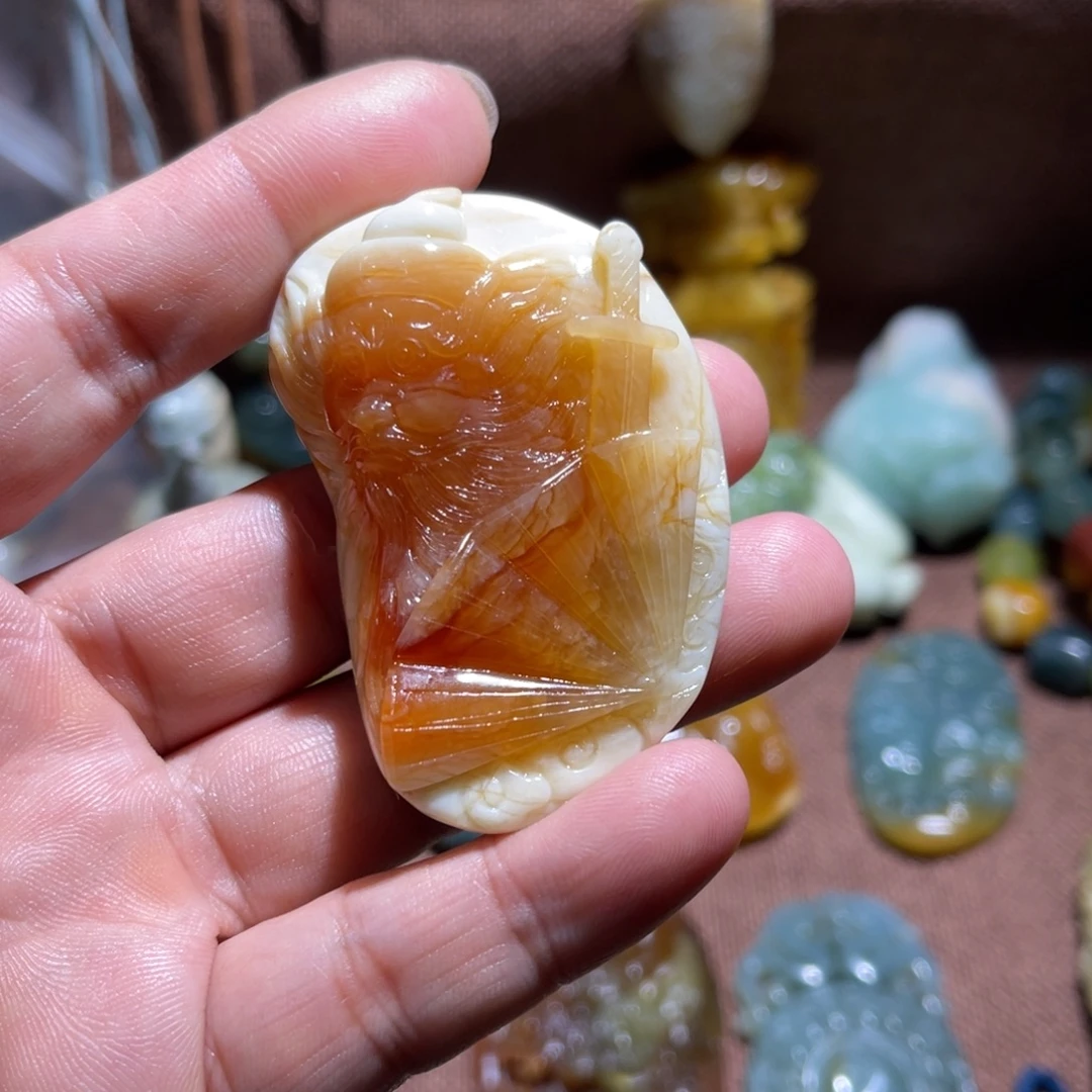 加***林蛇纹石玉未镶嵌颈饰