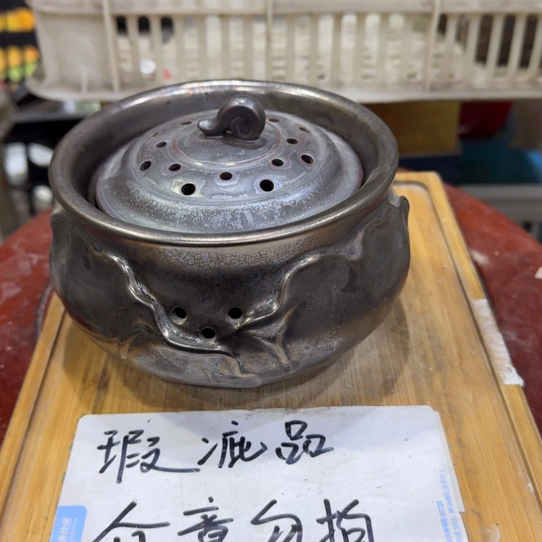 瑕疵介意勿拍陶瓷器皿B690