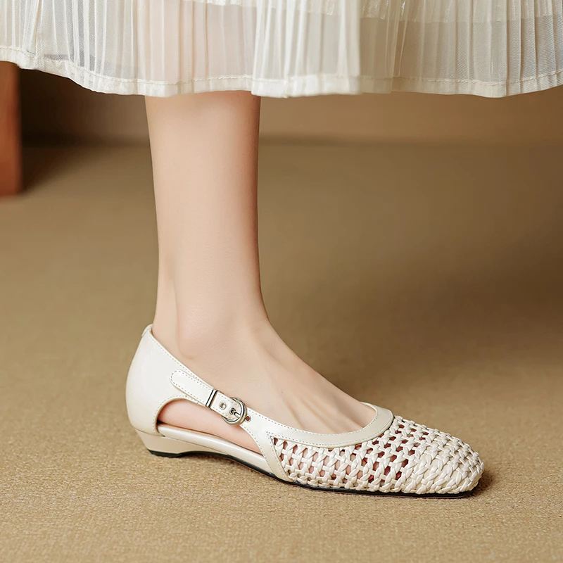 牛皮/跟高2.5cm/2025新款夏季真皮低跟包头凉鞋镂空编织单鞋女