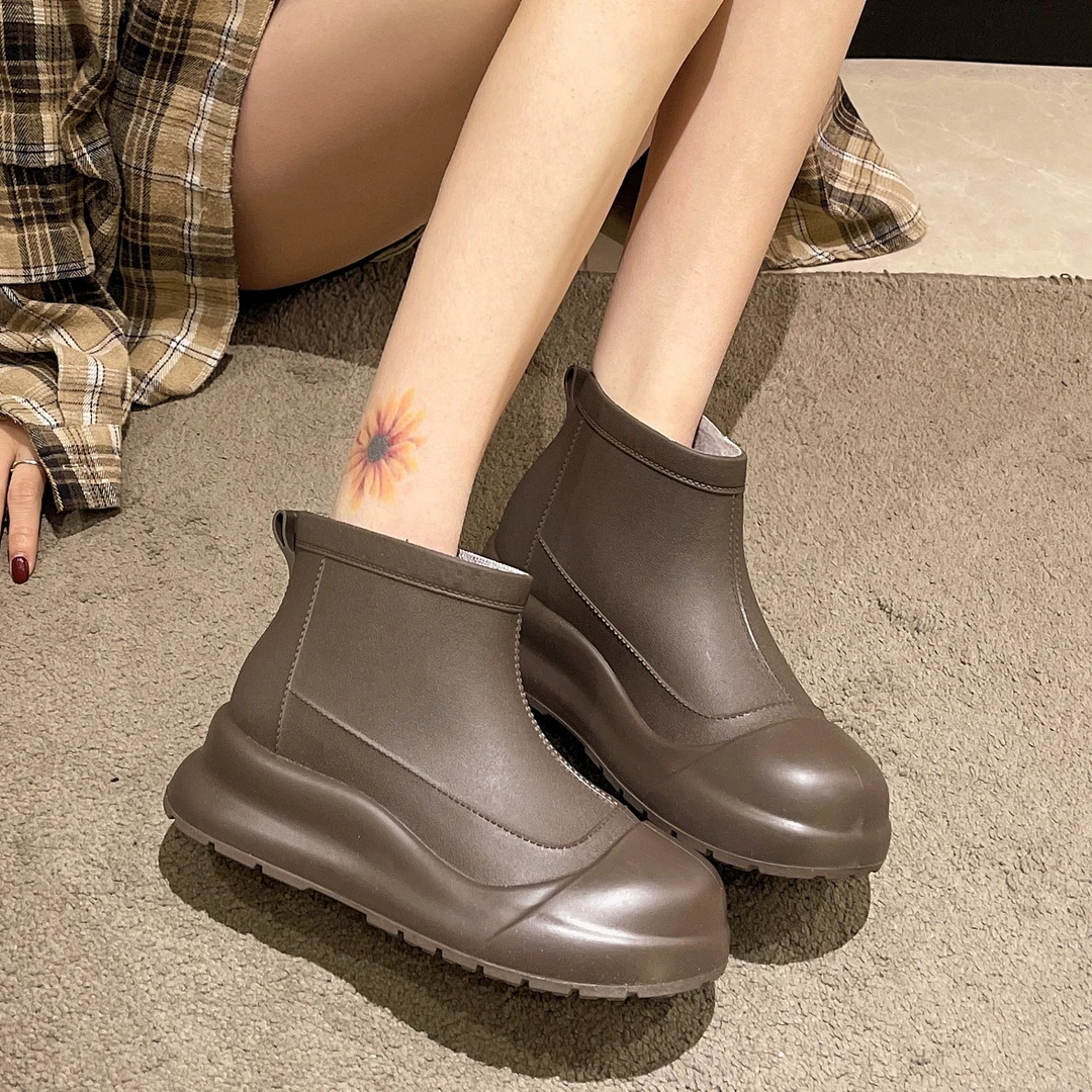 日系网红雨鞋女款短筒防滑外穿时尚仿皮女式雨靴白领上班防水鞋女