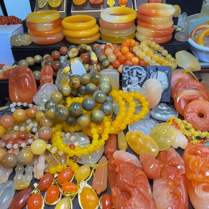 零***度石英质玉（金丝玉）未镶嵌颈饰