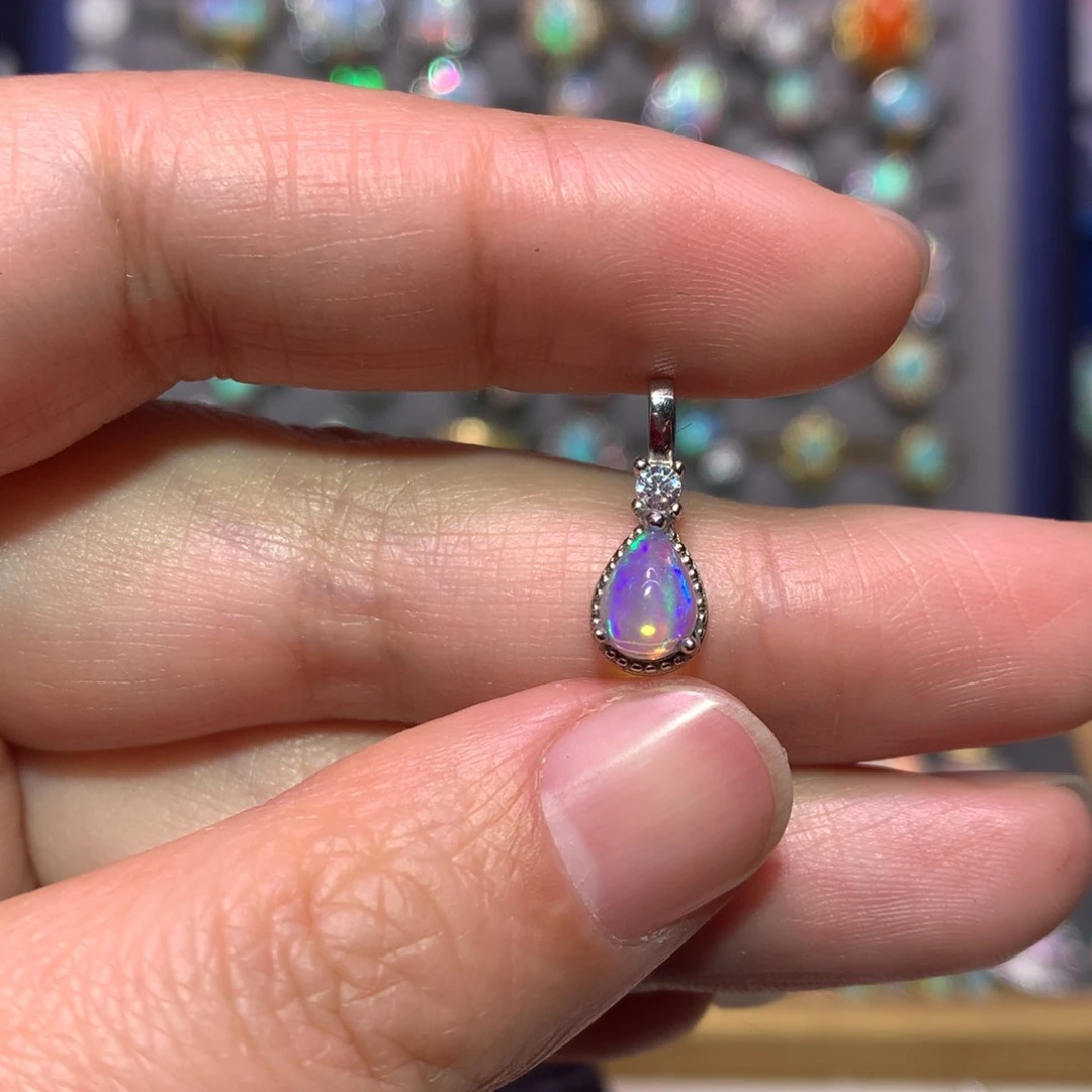 银S925镶嵌欧泊吊坠特价不退换