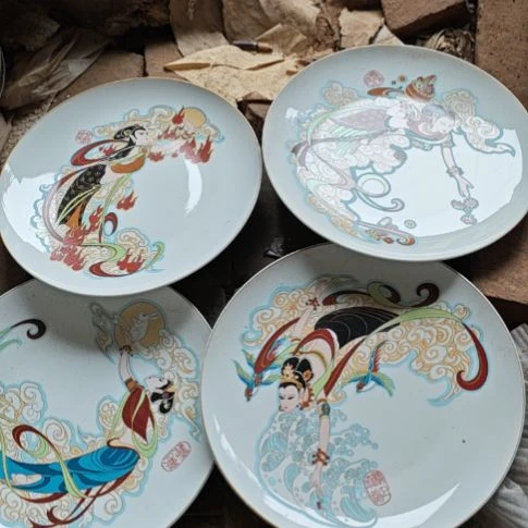 库存微瑕飞天盘子一套