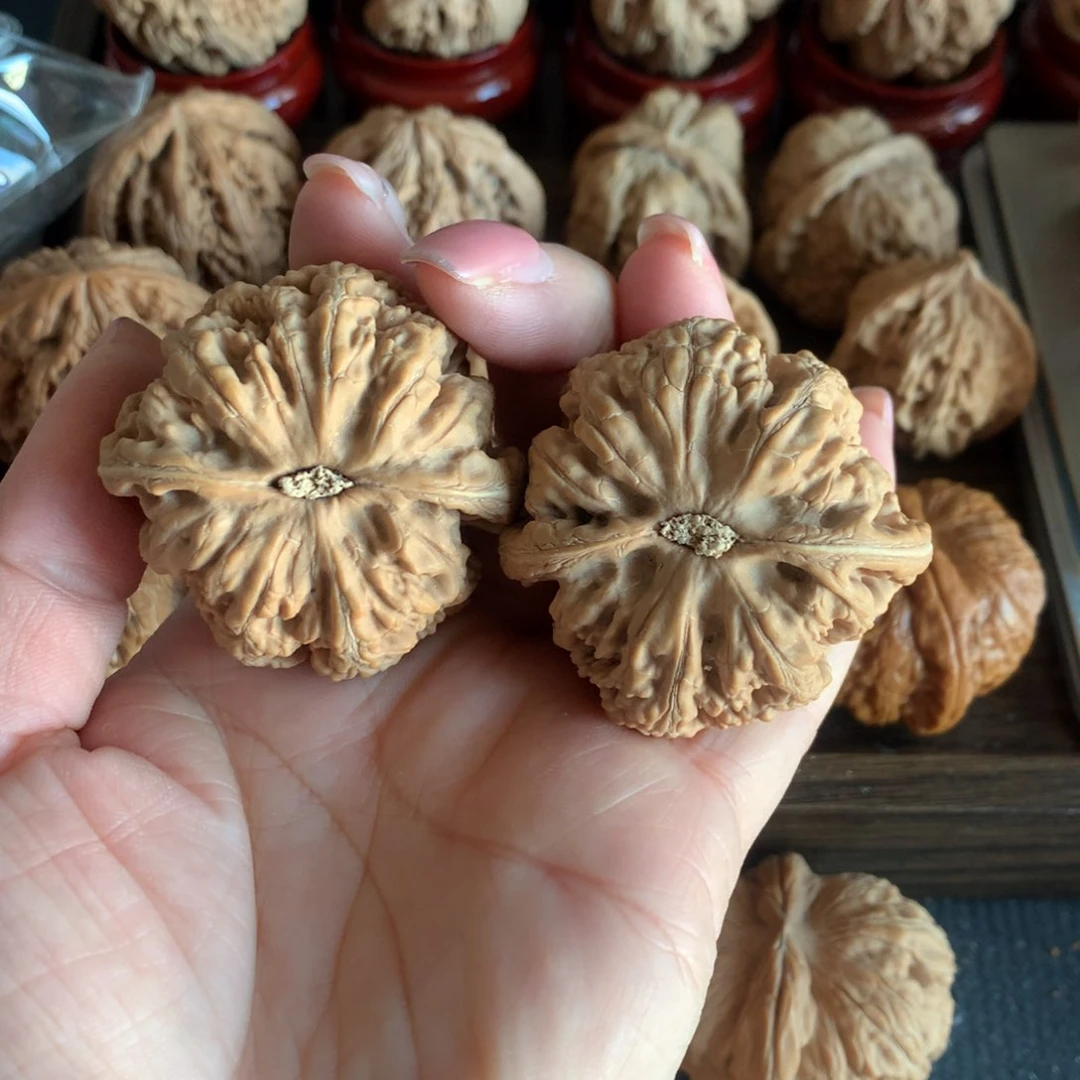 文玩核桃吊坠简**单粗筋130
