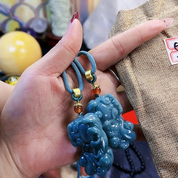 翡翠颈饰未镶嵌，