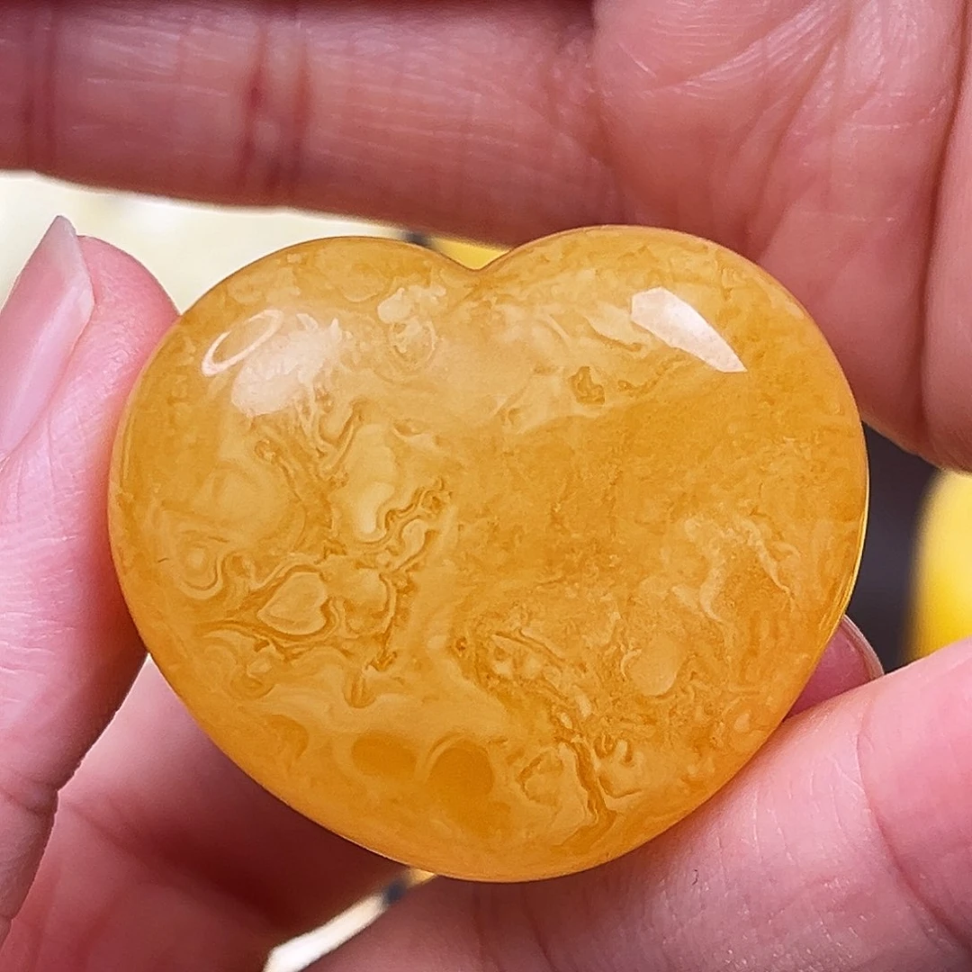 蜜蜡裸石未镶嵌桃心