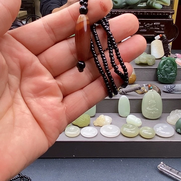 颈饰未镶嵌和田玉