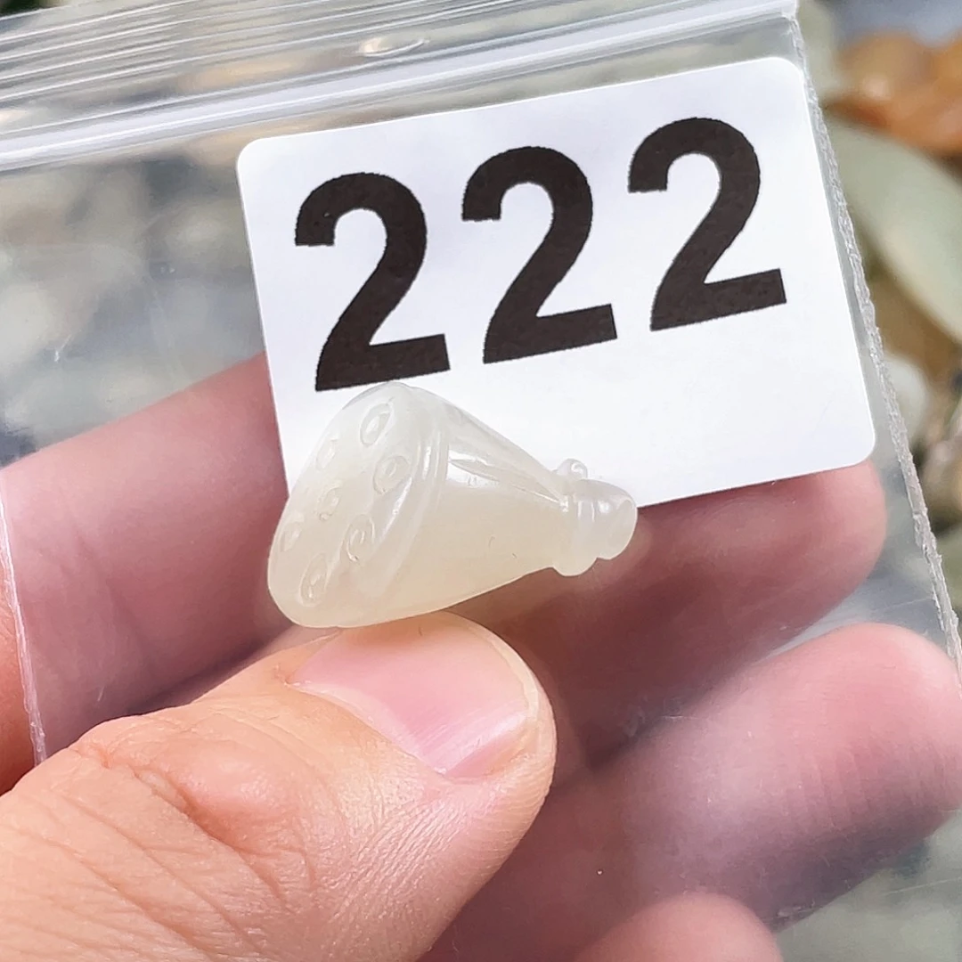 和田玉（糖玉）颈饰未镶嵌