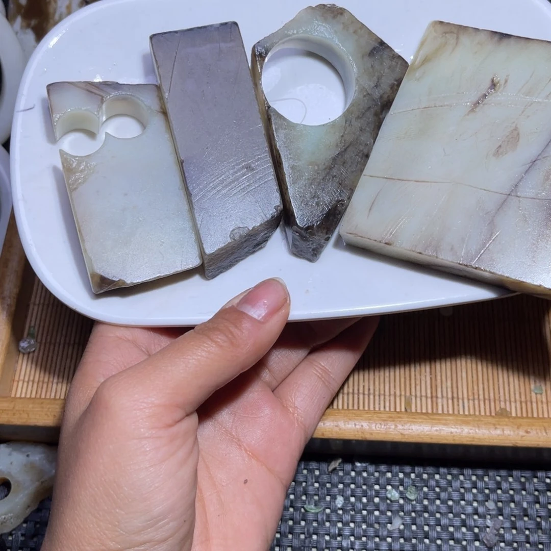 未镶嵌和田玉车挂