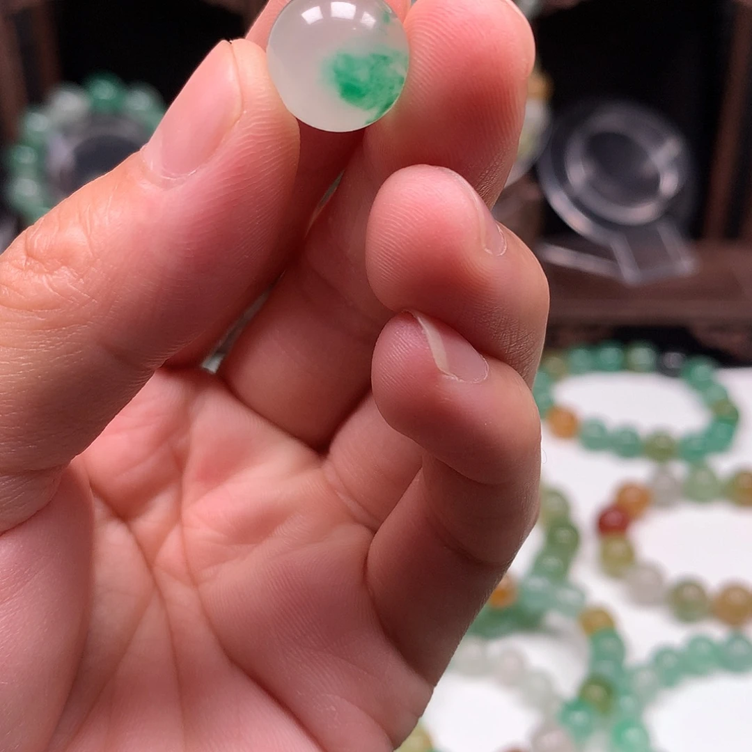 石英质玉未镶嵌颈饰